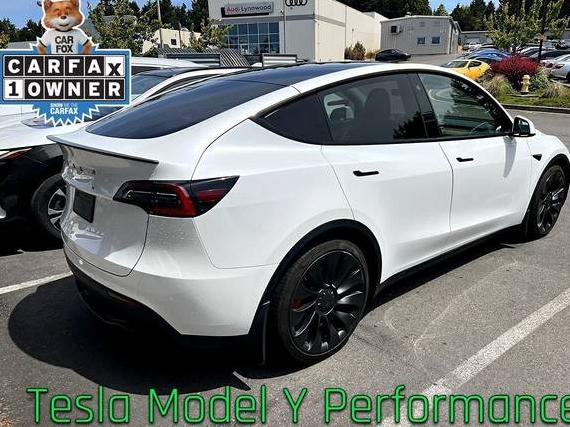 TESLA MODEL Y 2021 5YJYGDEF4MF137016 image